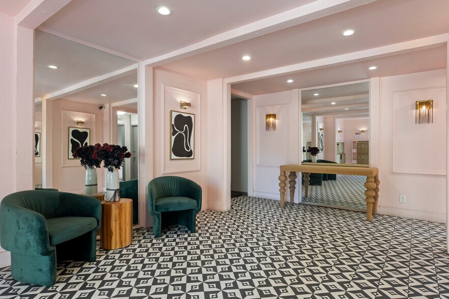 More Photos Of 954 Palm Ave, West Hollywood Apartments For Sale