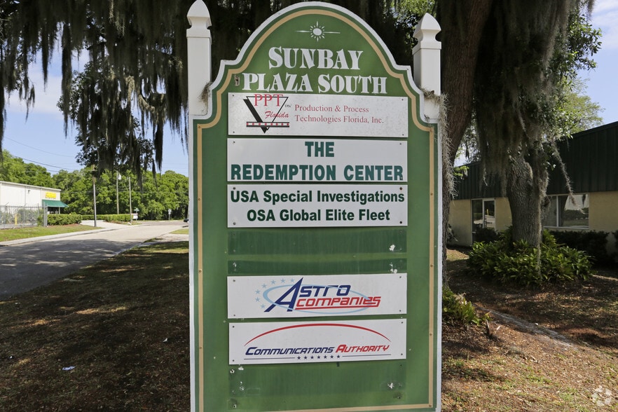 More Photos Of 2428-2474 Manatee Ave E, Bradenton Warehouse For Lease