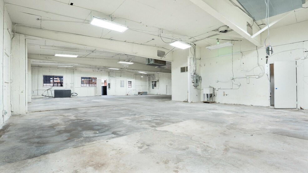 More Photos Of 343 N Clark Ave, Pomona Warehouse For Sale