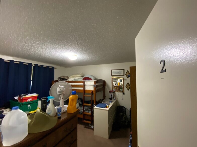 More Photos Of 1604 King St, Shelton Apartments For Sale