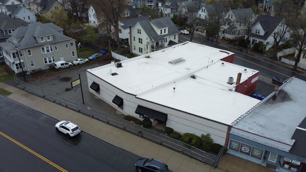 More Photos Of 911 Belmont Ave, Springfield Freestanding For Sale