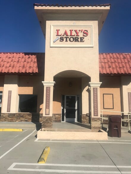 More Photos Of 515-521 W Ramsey St, Banning Storefront Retail Office For Lease