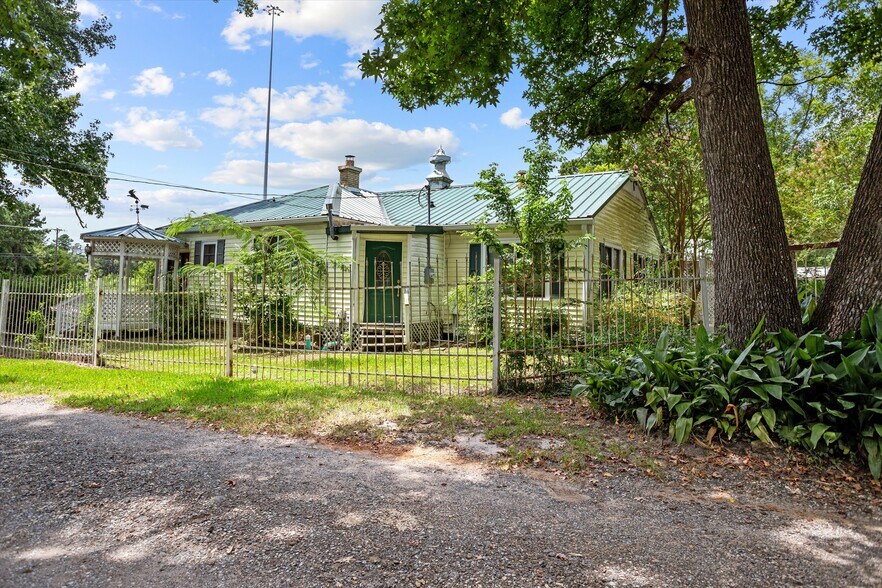 More Photos Of 2508 US-69, Lufkin Lodge Meeting Hall For Sale