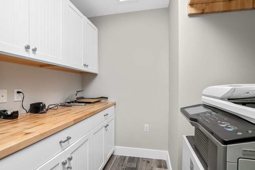 More Photos Of 3010 Tamiami Trl E, Naples Office For Sale