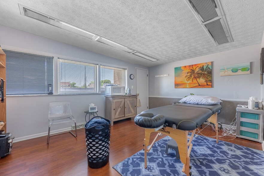 More Photos Of 2105 Central Ave, Middletown Office For Sale