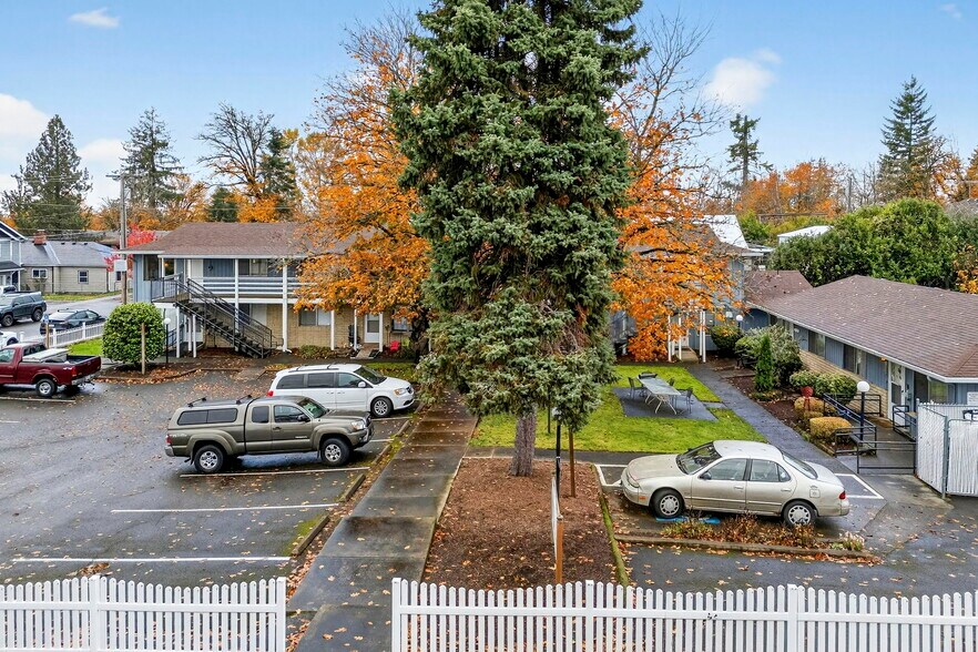 More Photos Of 17170 Beers Ave, Sandy Multifamily For Sale