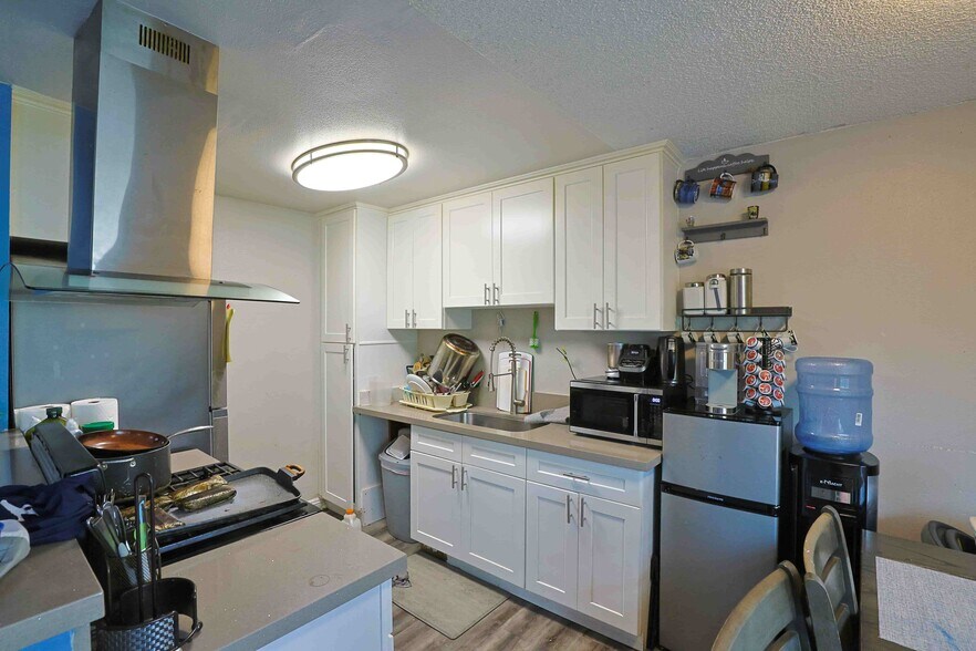 More Photos Of 2202-2208 Michigan Ave, Los Angeles Apartments For Sale