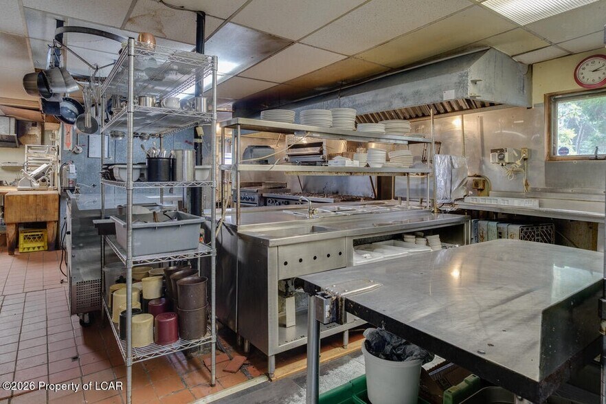 More Photos Of 5501 Bear Creek Blvd, Bear Creek General Retail For Sale