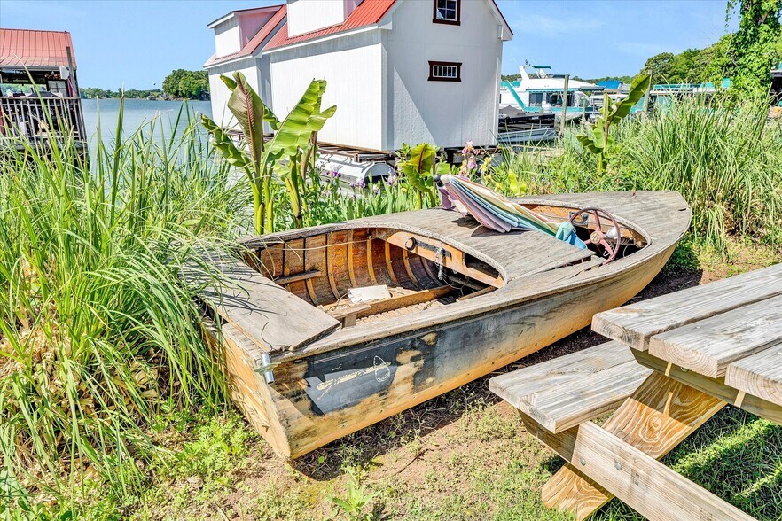 More Photos Of 3619 Airport Rd, Moneta Marina For Sale