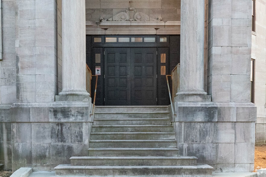 More Photos Of 90-01 Beach Channel Dr, Rockaway Beach Medical For Sale