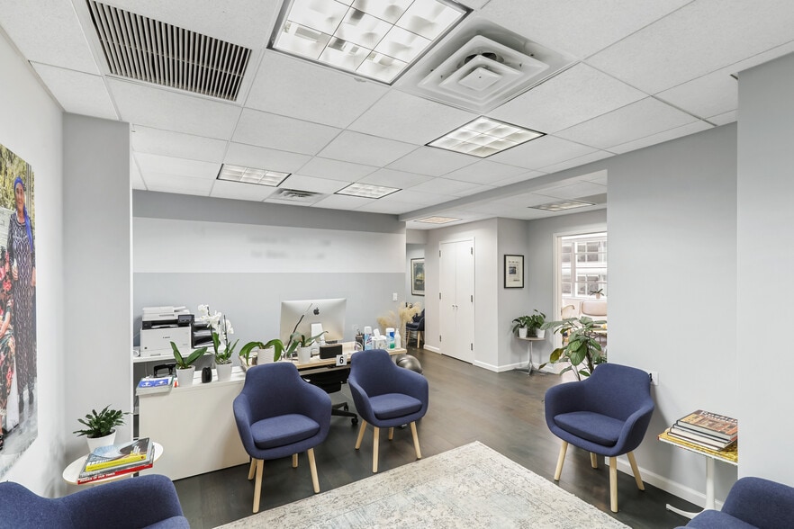 More Photos Of 20 E 46th St, New York Office For Lease