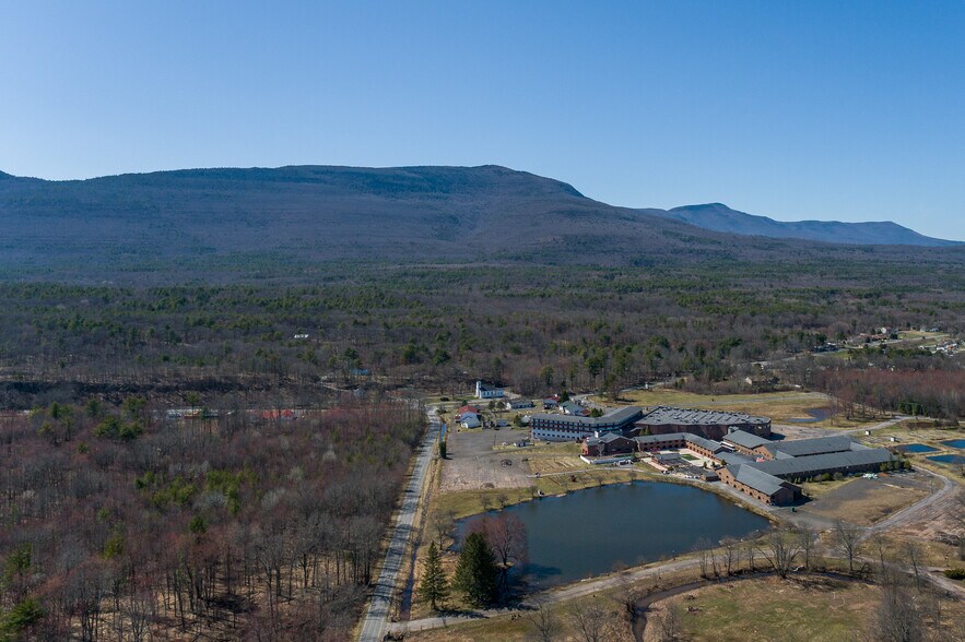 More Photos Of 4858 Route 32, Catskill Hotel For Lease