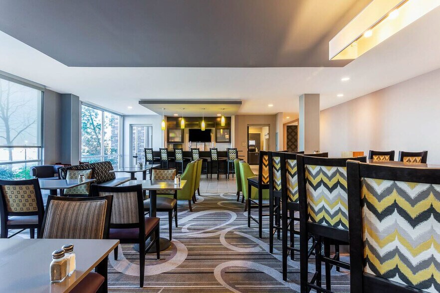 More Photos Of 1314 W Interstate 20, Monahans Hotel For Sale