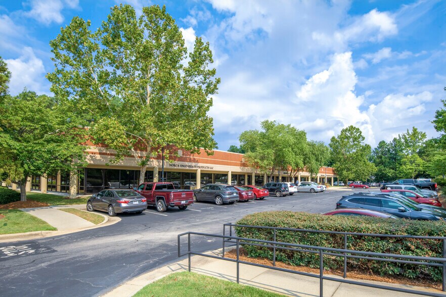 More Photos Of 7101 Creedmoor Rd, Raleigh Unknown For Lease