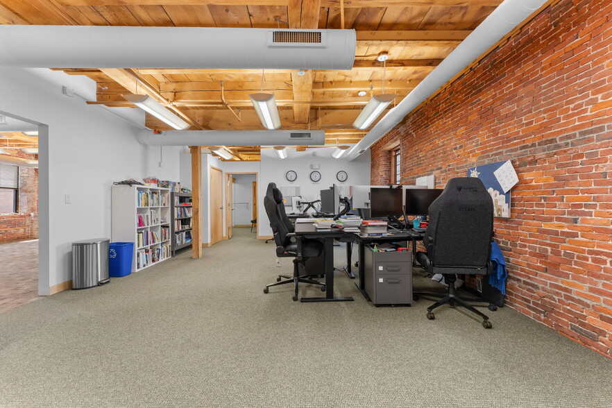 More Photos Of 40R Merrimac St, Newburyport Loft Creative Space For Lease