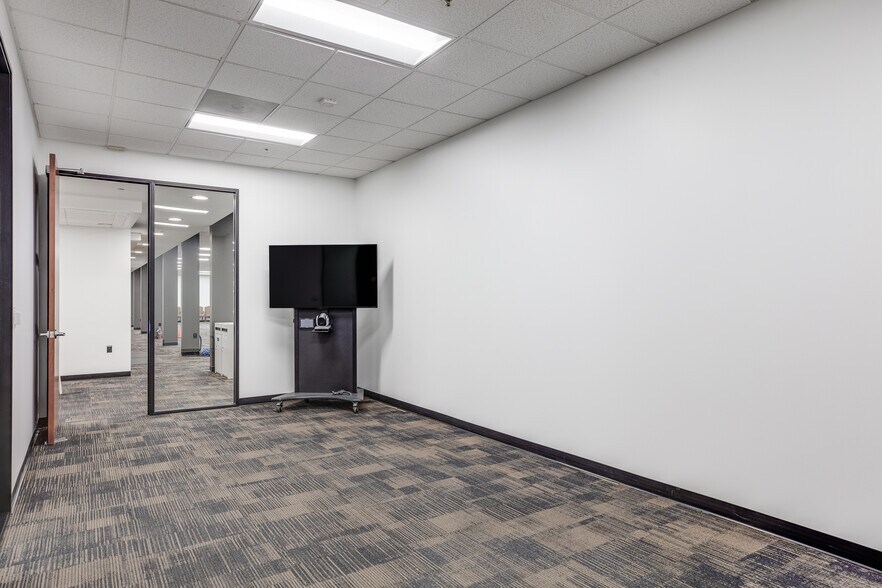 More Photos Of 390-392 Potrero Ave, Sunnyvale Research And Development For Lease