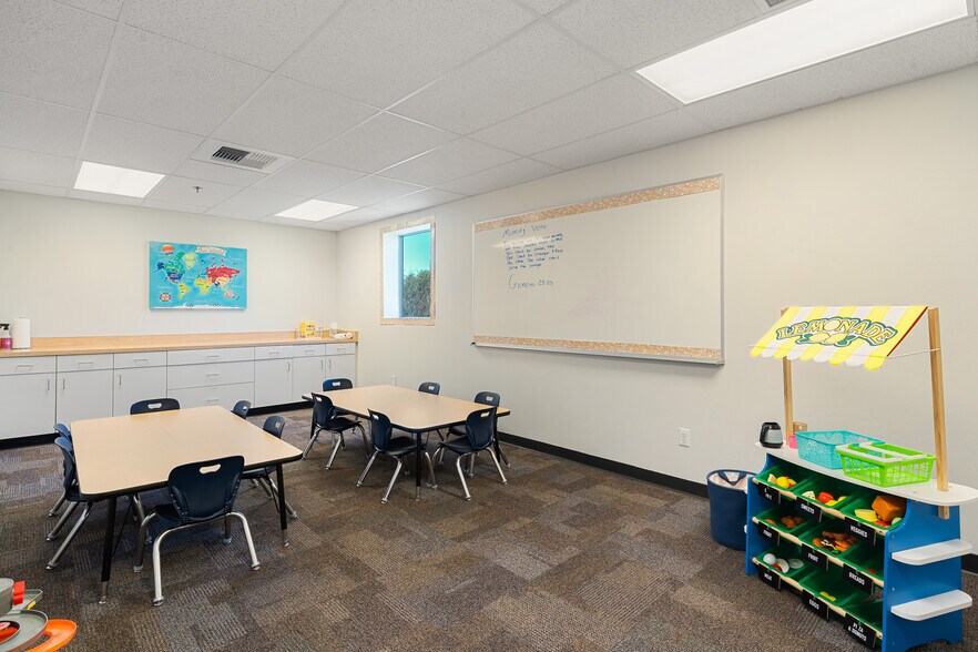 More Photos Of 5207 Young St, Bakersfield Industrial For Sale