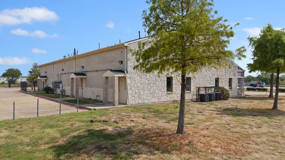 More Photos Of 3605 Interstate 30, Mesquite Medical For Lease