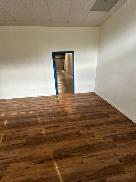 More Photos Of 4328-4330 Redwood Hwy, San Rafael Research And Development For Sale