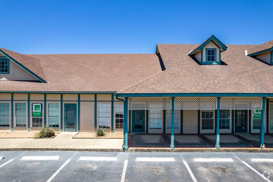 More Photos Of 12303-12335 Wetmore Rd, San Antonio Storefront For Sale