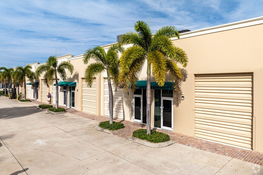 More Photos Of 1335 Old Dixie Hwy, Lake Park Unknown For Lease