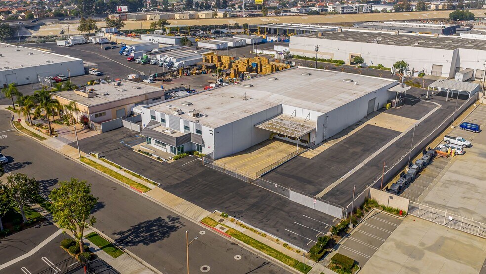 More Photos Of 3601-3605 W Pendleton Ave, Santa Ana Manufacturing For Lease