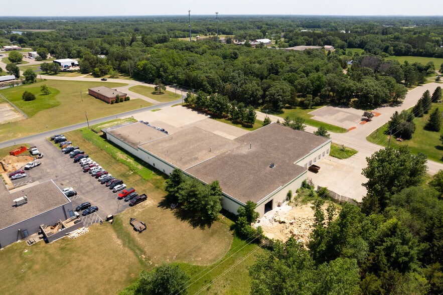 More Photos Of 15720 NE Lincoln St, Andover Manufacturing For Lease