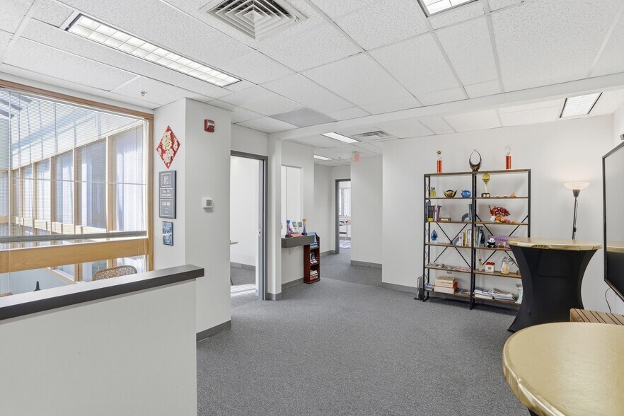 More Photos Of 101 Cambridge St, Burlington Medical For Lease