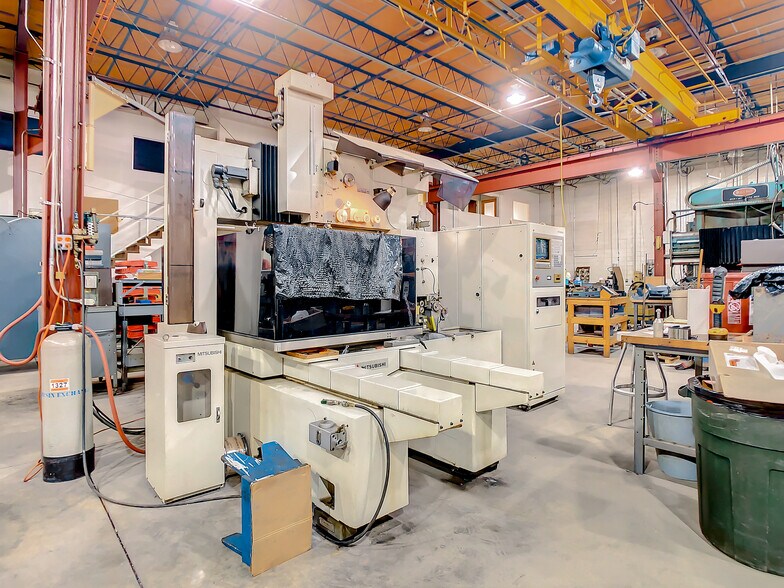 More Photos Of 11625 N 54th St, Clearwater Manufacturing For Sale