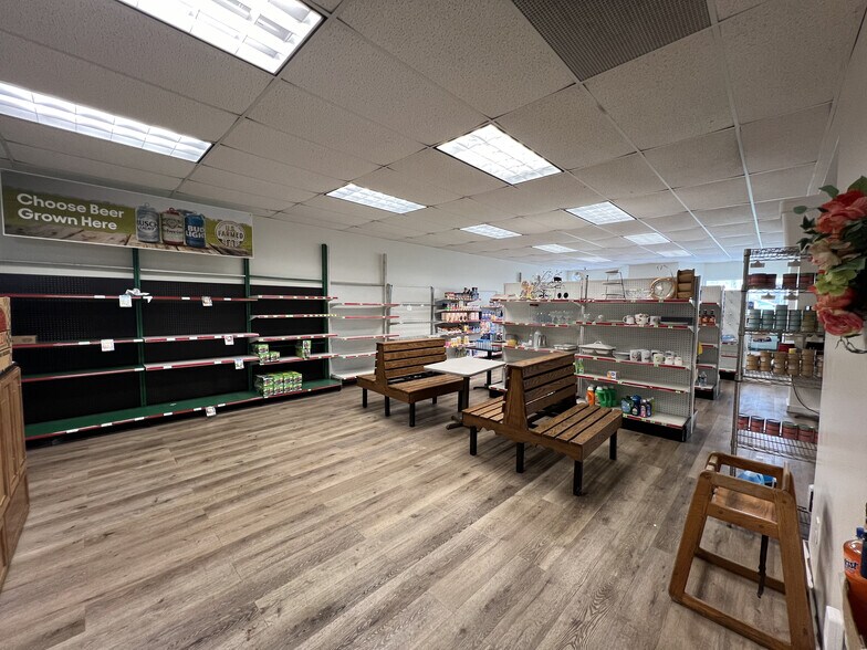 More Photos Of 2155 N 700 W, Arlington Storefront For Sale