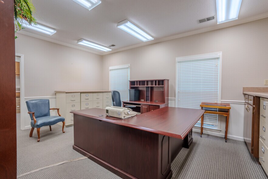 More Photos Of 970 Highway 20, Tuscumbia Office For Lease