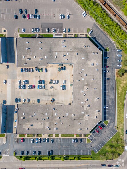 More Photos Of 2300 Wall St, Norwood Light Distribution For Lease