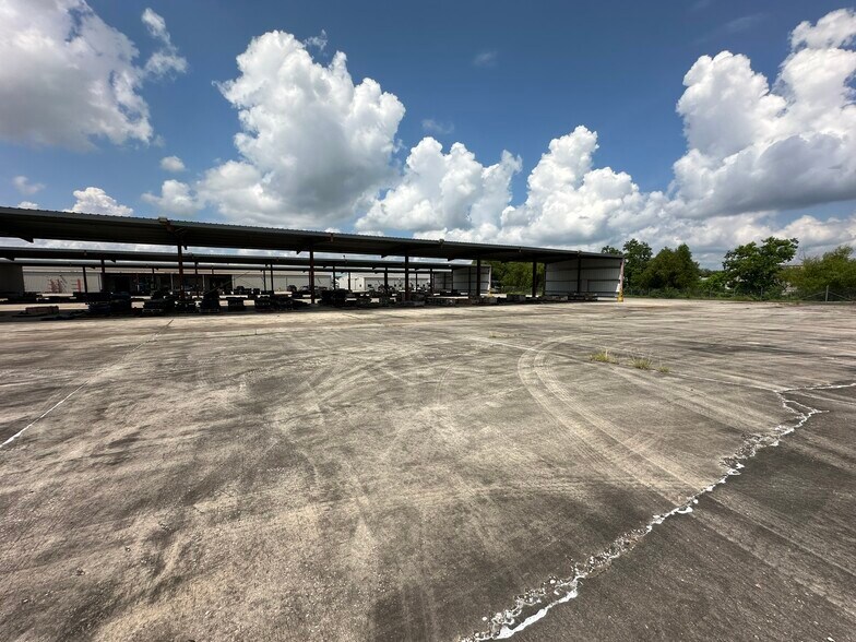 More Photos Of 101 S Bernard Rd, Broussard Industrial For Sale