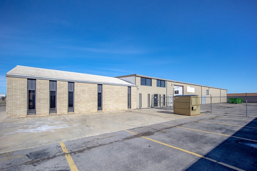 More Photos Of 2805 Broce Dr, Norman Warehouse For Sale