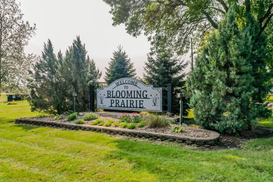 More Photos Of 206 N Highway Ave, Blooming Prairie Service For Sale