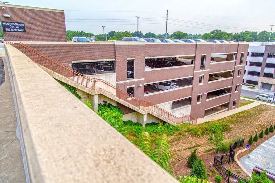 More Photos Of 555 Midtowne St, Grand Rapids Medical For Lease