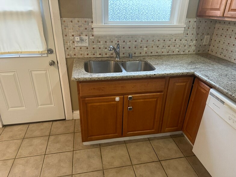 More Photos Of 150 W Stadium Dr, Stockton Apartments For Sale