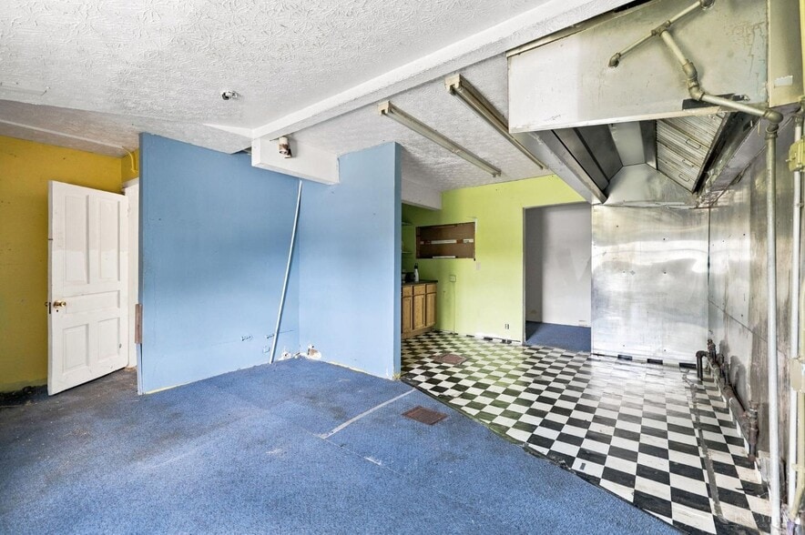 More Photos Of 1077 Millville Ave, Hamilton Freestanding For Sale