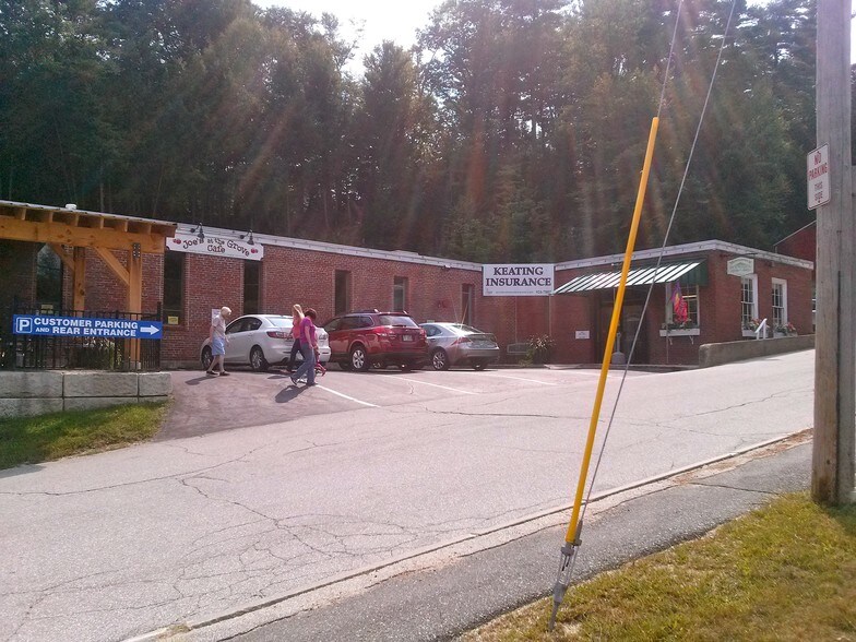 More Photos Of 43 Grove St, Peterborough Freestanding For Sale