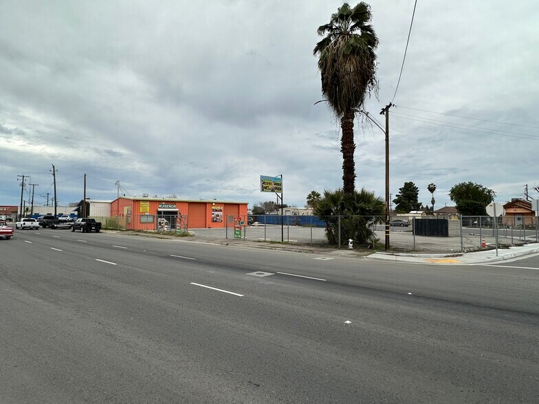 More Photos Of 518-522 E California Ave, Bakersfield Warehouse For Lease