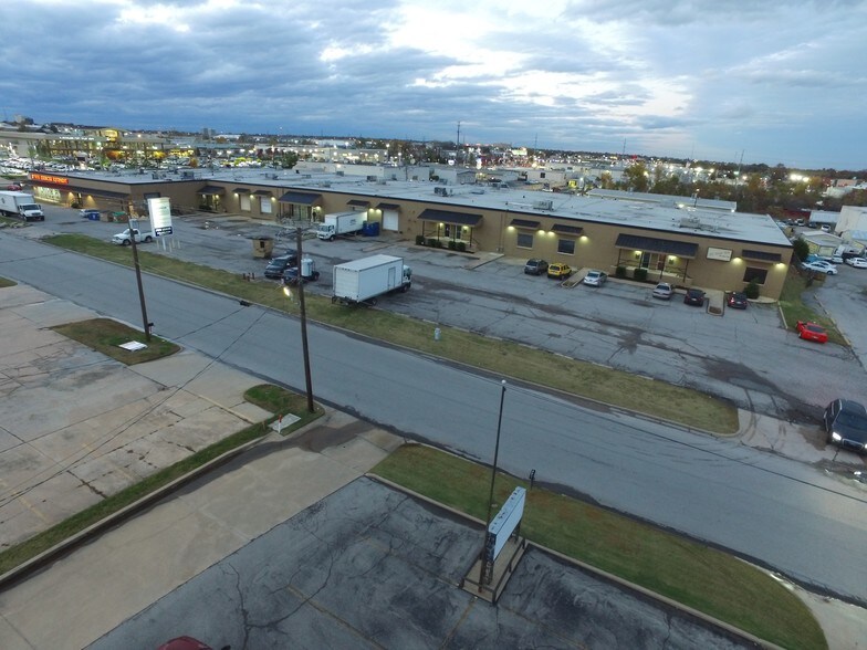 More Photos Of 4343 S Memorial Dr, Tulsa General Retail For Lease