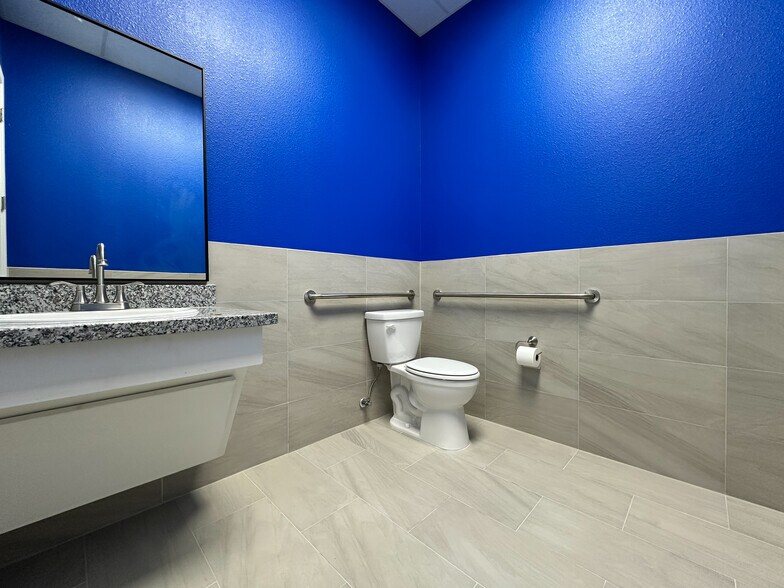More Photos Of 23645 Gosling Rd, Spring Flex For Lease