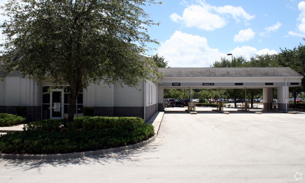 More Photos Of 10625 Philips Hwy, Jacksonville Bank For Lease