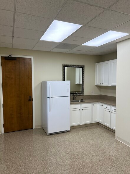 More Photos Of 1675 N Main St, Orange Medical For Lease
