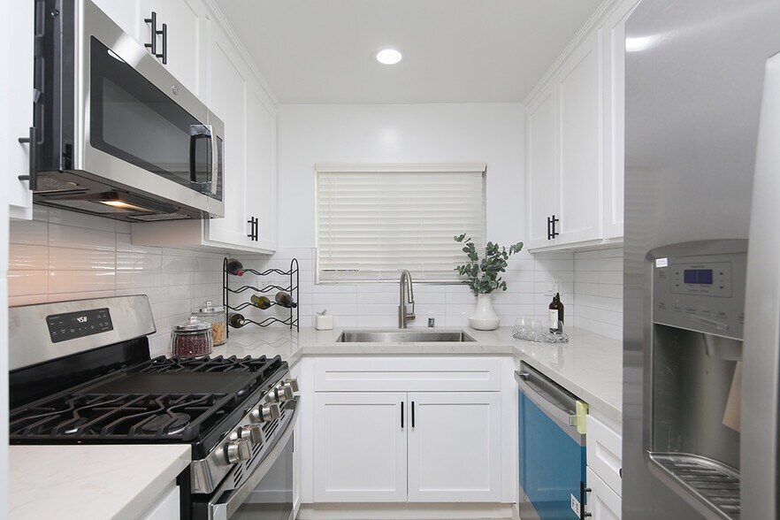 More Photos Of 655 Ivy St, Glendale Apartments For Sale