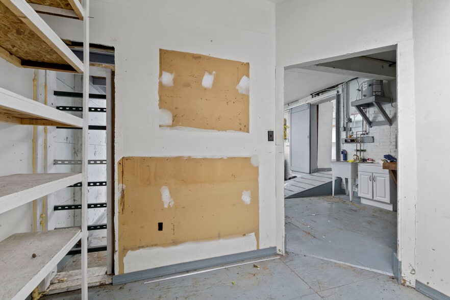 More Photos Of 101 Railroad Ave, Carnegie Warehouse For Sale