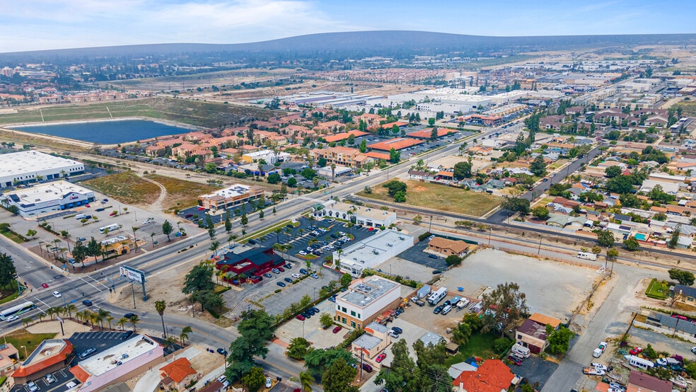 More Photos Of 1945 W 9th St, Upland Loft Creative Space For Lease