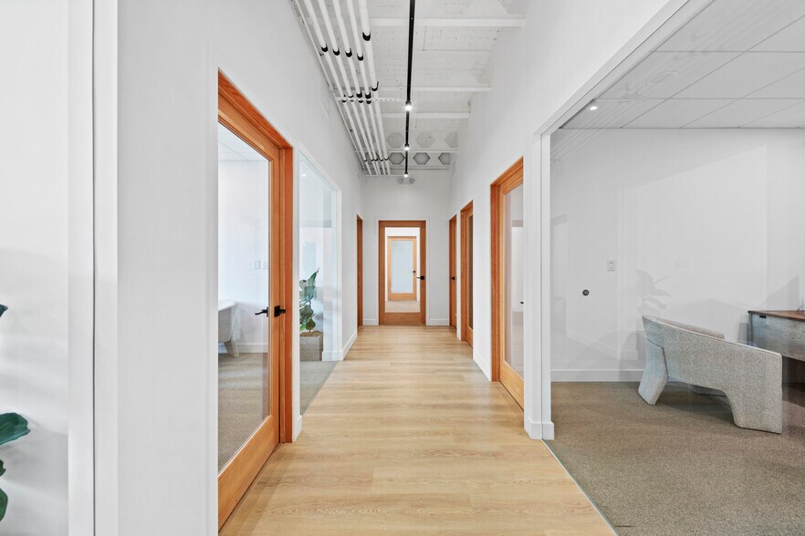 More Photos Of 139-147 S Beverly Dr, Beverly Hills Loft Creative Space For Lease