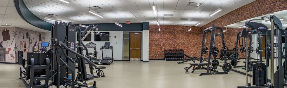 More Photos Of 6200 Oak Tree Blvd, Independence Office For Lease