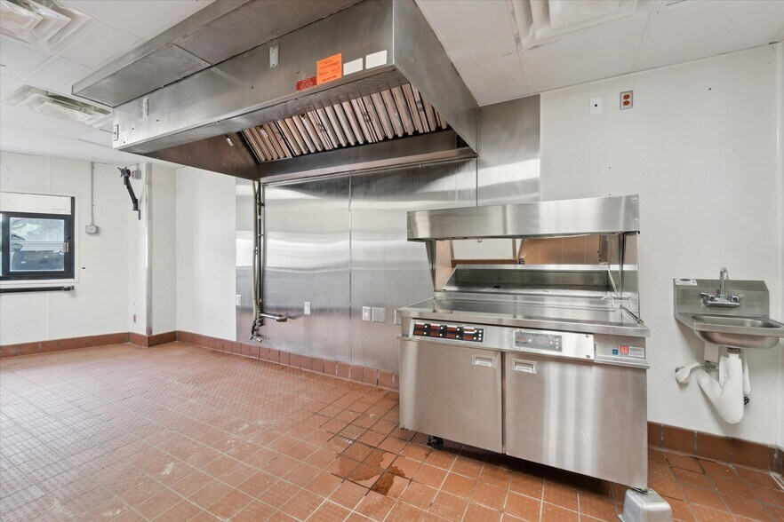 More Photos Of 1601 Butler Ave, Tybee Island Restaurant For Lease